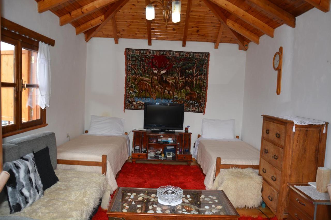 Guest House Memushi จีโรคาสเตอร์ ภายนอก รูปภาพ