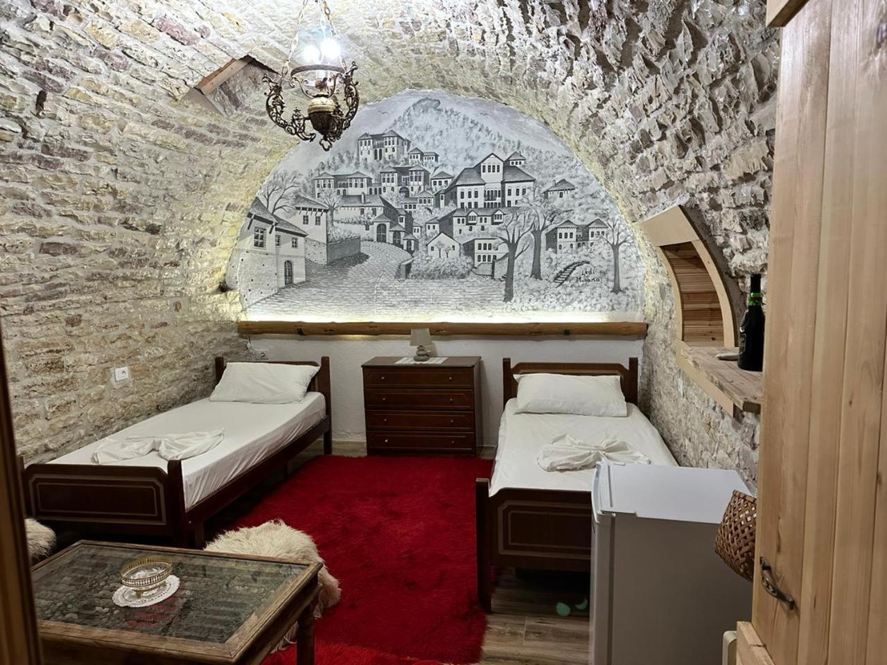 Guest House Memushi จีโรคาสเตอร์ ภายนอก รูปภาพ