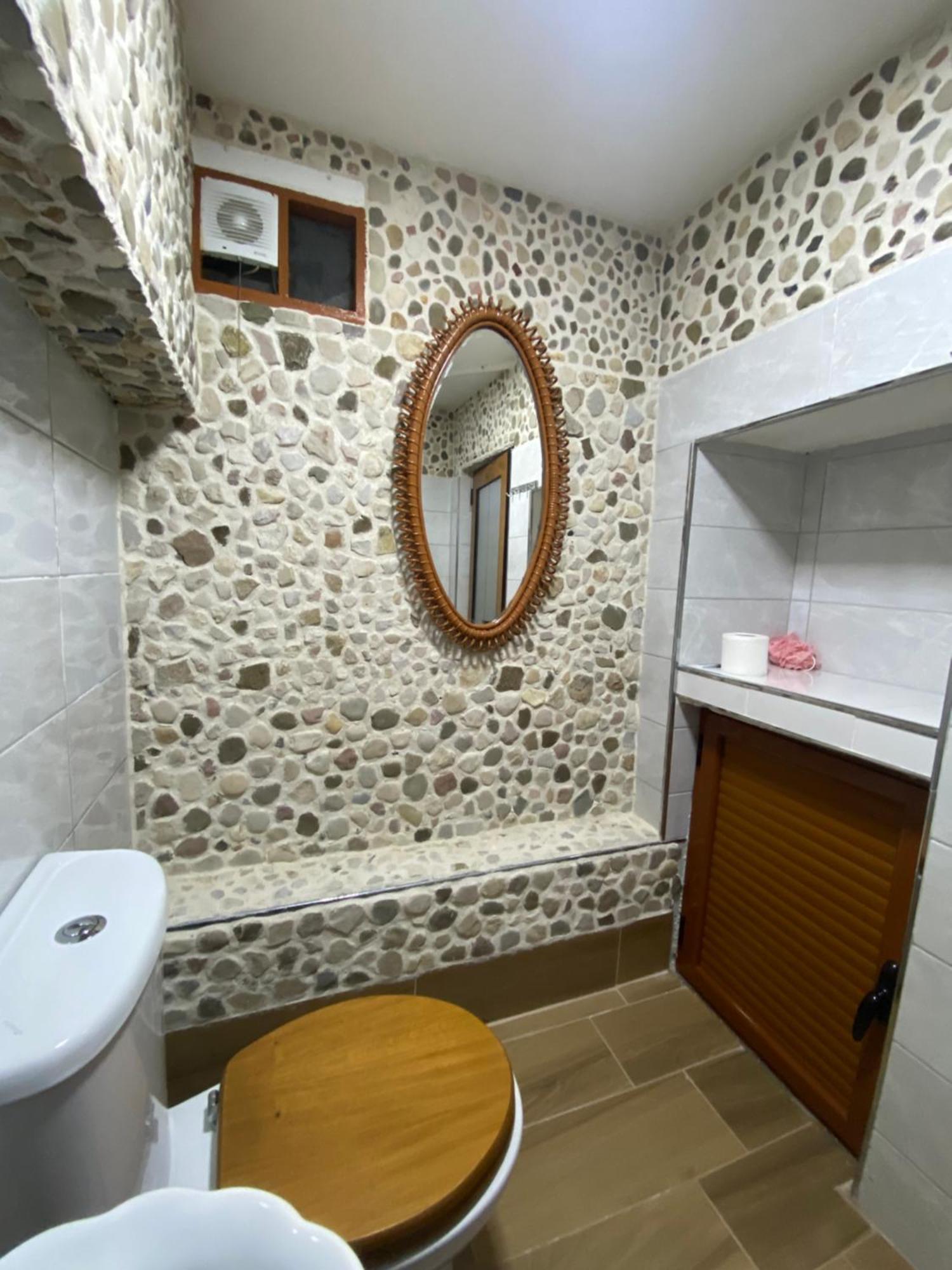 Guest House Memushi จีโรคาสเตอร์ ภายนอก รูปภาพ