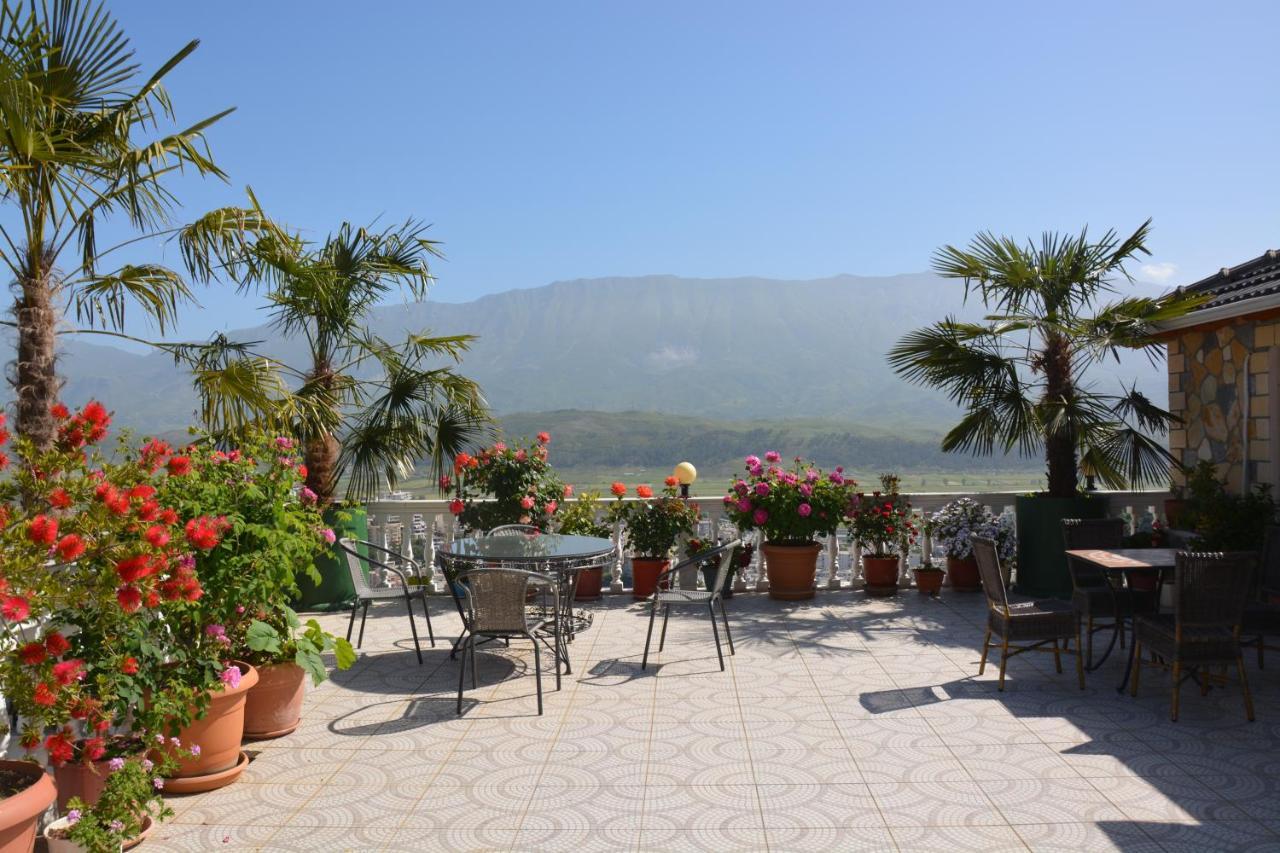 Guest House Memushi จีโรคาสเตอร์ ภายนอก รูปภาพ