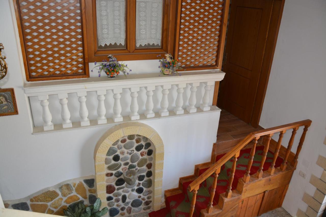 Guest House Memushi จีโรคาสเตอร์ ภายนอก รูปภาพ