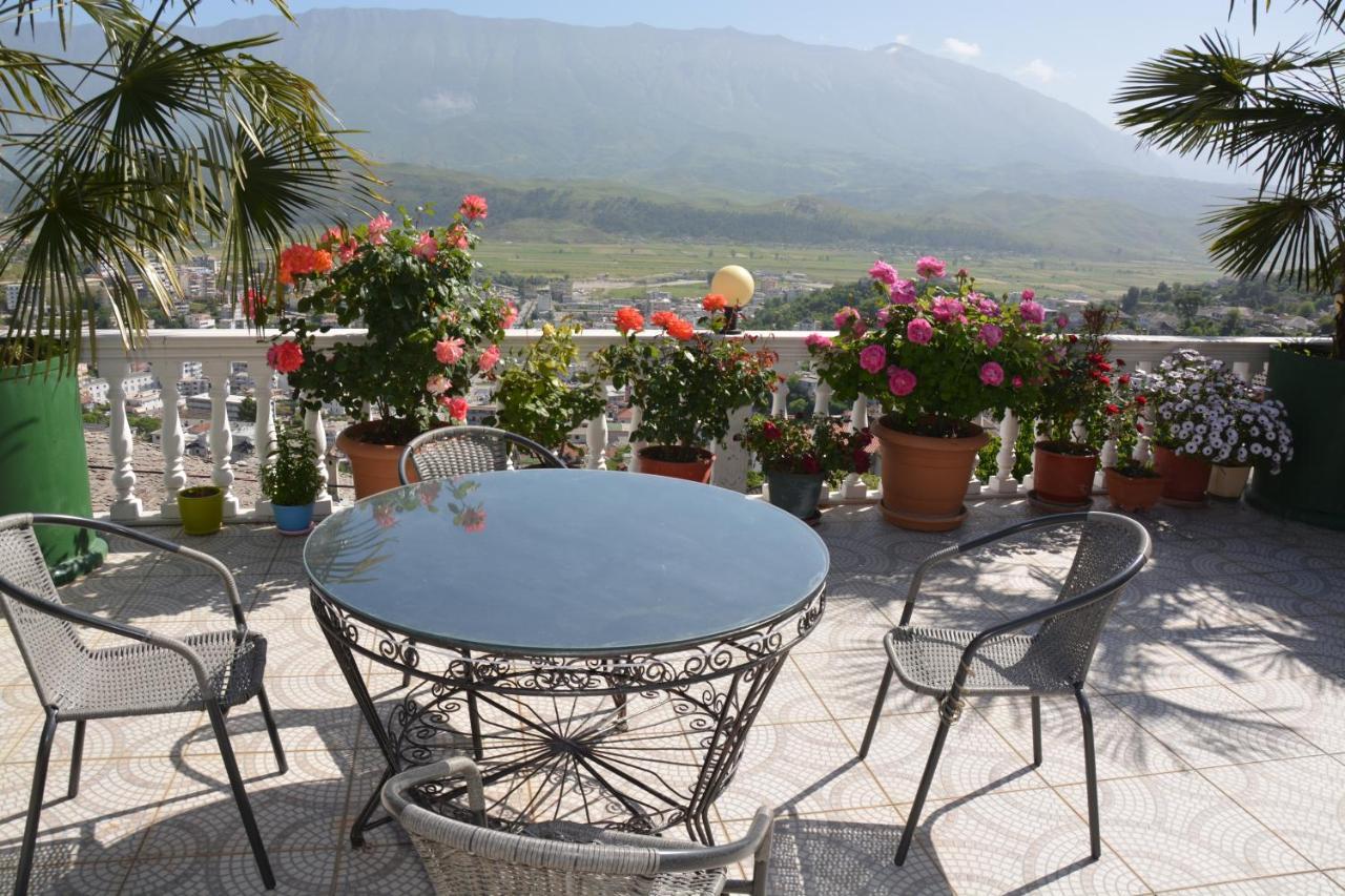 Guest House Memushi จีโรคาสเตอร์ ภายนอก รูปภาพ