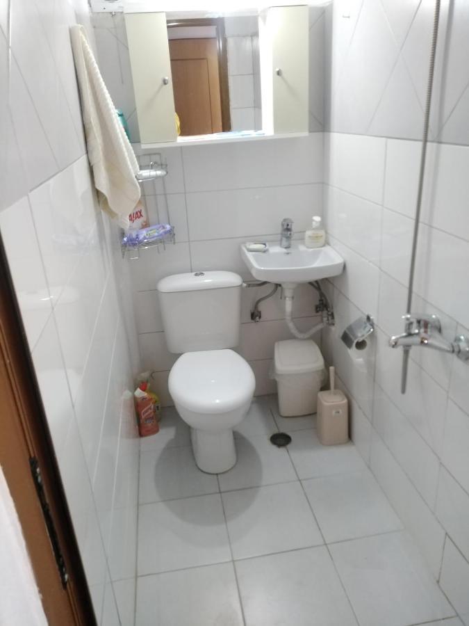 Guest House Memushi จีโรคาสเตอร์ ภายนอก รูปภาพ